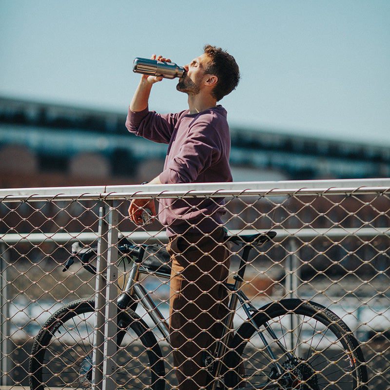 12oz-rise-reflect-with-bamboo-cap-z1 16oz_rise_reflect_man_bike_square.jpg